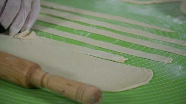 Дрожжевой ПИРОГ с ВИШНЕЙ (рецепт в духовке) смотреть онлайн