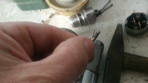 Ремонт (замена двигателя компрессора) центрального замка Мерседес 202 кузов 1999 г.в.