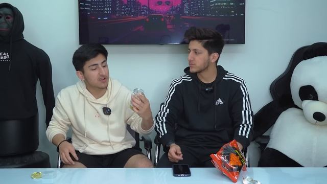Spiciest VS Sourest Food Challenge - As Gaming смотреть онлайн