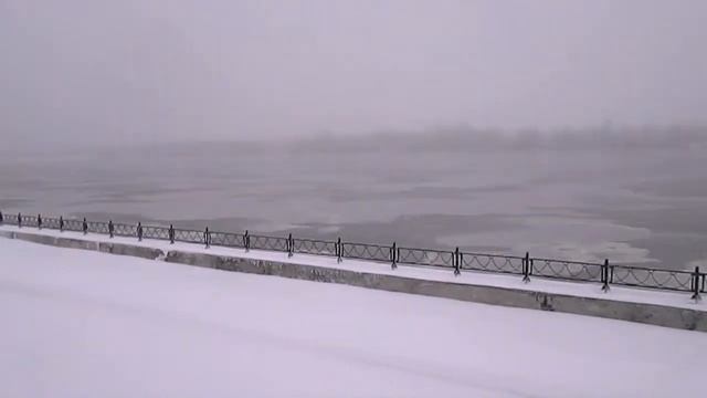 Астрахань вторые сутки засыпает снегом! смотреть онлайн