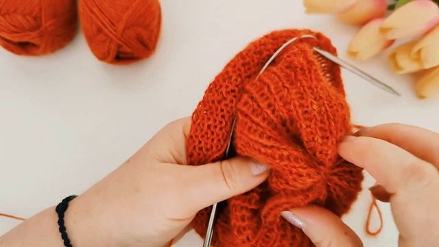Двойная шапка. Пряжа Drops Alpaca. Связать простую и красивую внутреннюю подкладку. смотреть онлайн