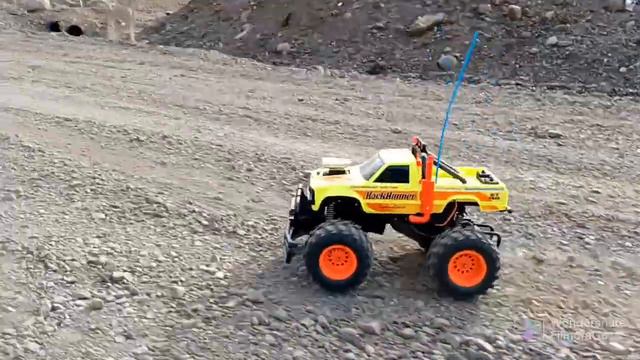 Running the Vintage Radio Shack Rock Runner смотреть онлайн