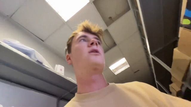 Как выглядит работа в пункте ОЗОН: один день из жизни моей доставки смотреть онлайн