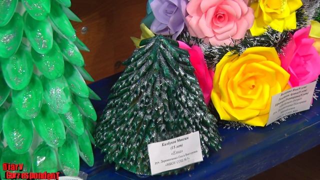 Детки при поддержки родителей подготовили свои новогодние поделки! смотреть онлайн