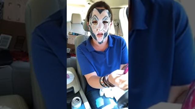 Product testing a beauty mask that makes you look like a Disney villain! смотреть онлайн