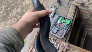 Как снять и поставить бензобак за три минуты =)