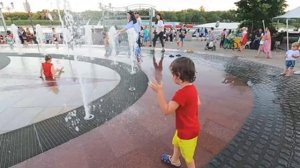 НАМОКЛИ под ФОНТАНОМ / безумный фонтан на набережной