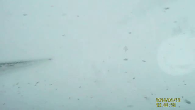 Метель на холмском перевале 13.01.2014 .Трасса Южно-Сахалинск- Холмск. смотреть онлайн