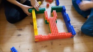 Делаем дом из конструктора - одноэтажный, 2-хквартирный, разбивка по цветам