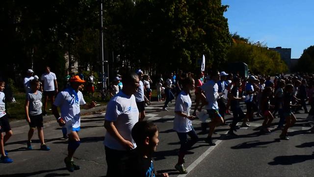 Год здоровья в Росатоме. Десногорск. 8 сентября 2019. Разминка перед забегом.. смотреть онлайн