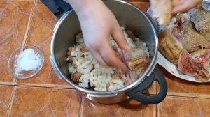 Как я готовлю жесткого домашнего петуха(курицу)