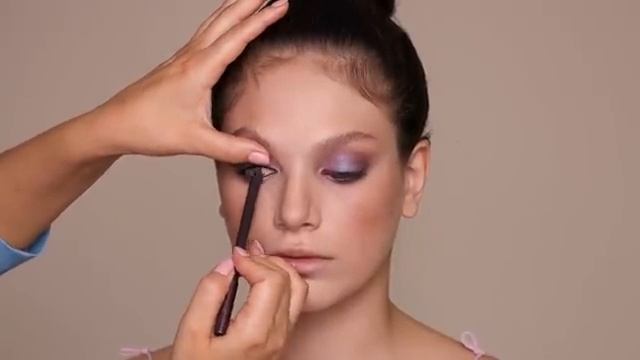 Трендовый макияж в стиле Tom Ford / Яркий образ на весну / SHIK смотреть онлайн