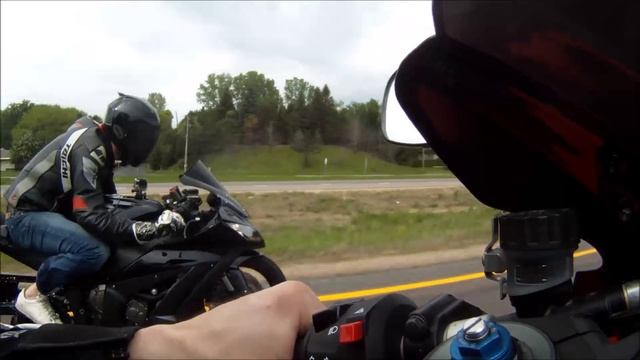 2012 Kawasaki ZX10R vs 2007 Suzuki GSXR 1000 смотреть онлайн