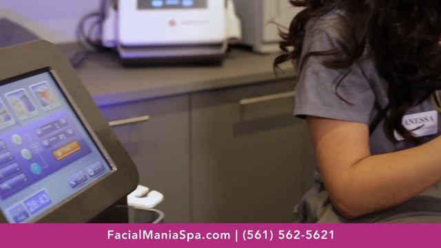 In Store Loop Facial Mania Spa v3 360 Business Videos смотреть онлайн