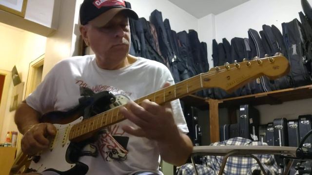 FERNANDES R8 STRATOCASTER GUITAR "THE REVIVAL" MADE IN JAPAN смотреть онлайн