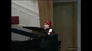 Стоишь на распутье один...