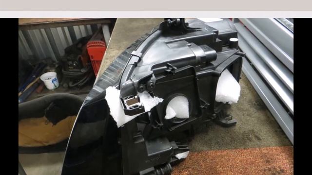 Фара правая Audi A4 B8 07 - 11 г.в. 8k0941030g