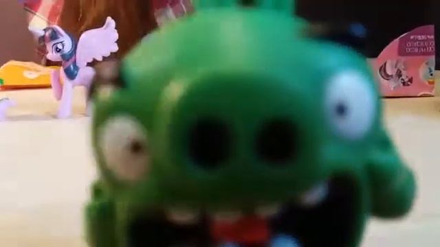 Распаковка покетиков с сюрпризами: ANGRy BIRDS, Кэттаун Пушистики и my LITTLE PONy смотреть онлайн