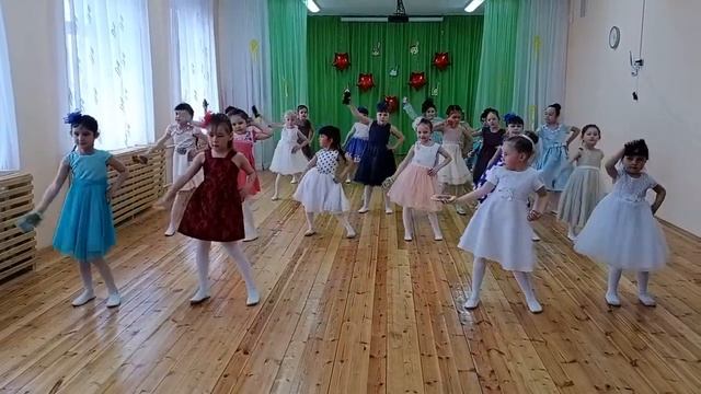 Танец "Сделаем селфи" смотреть онлайн