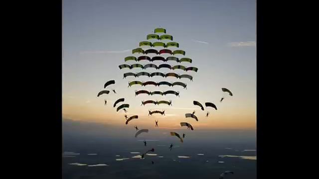 Zoot vs Zoe Badwi Freefallin Official Radio Edit смотреть онлайн