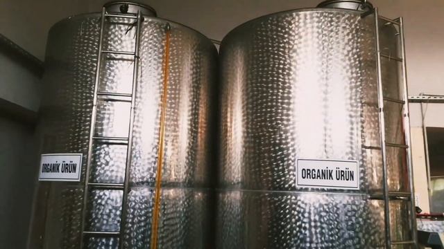 Отжим оливкового масла в турецкой деревне смотреть онлайн