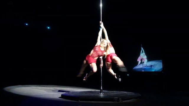 Шоу на пилоне смотреть онлайн