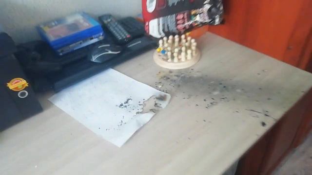 НЕ Повторяте,если ты починиш телефон или открыть крышку лучше убегайте от телефона ЭТО ОПАСНО!!!!! смотреть онлайн