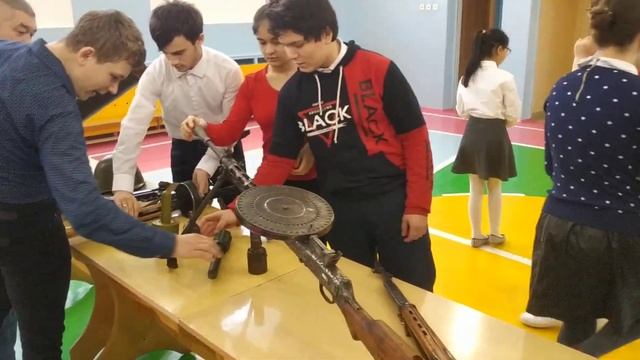 16 декабря 2021 года, выставка оружия в 1 школе-интернате города Твери. смотреть онлайн