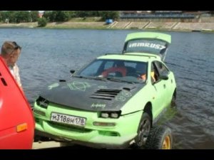 Умелые руки: житель Пскова изобрел автомобиль-амфибию