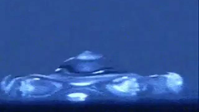 поперечные волны в капле воды смотреть онлайн