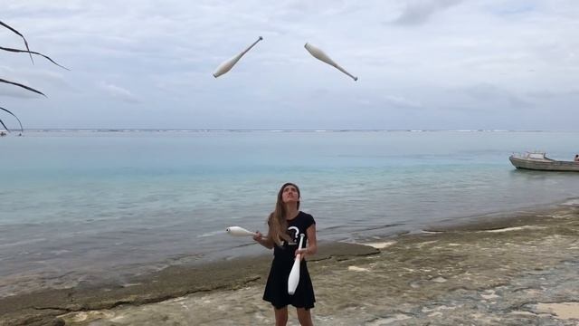 IJA Tricks of the Month by Jessica Savalla from Brazil | Juggling смотреть онлайн