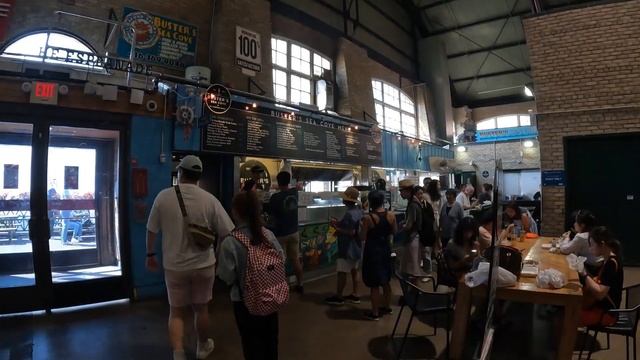 The famous St. Lawrence Market, Toronto. Рынок Святого Лаврентия в Торонто. שוק סנט לורנס בטורונטו смотреть онлайн