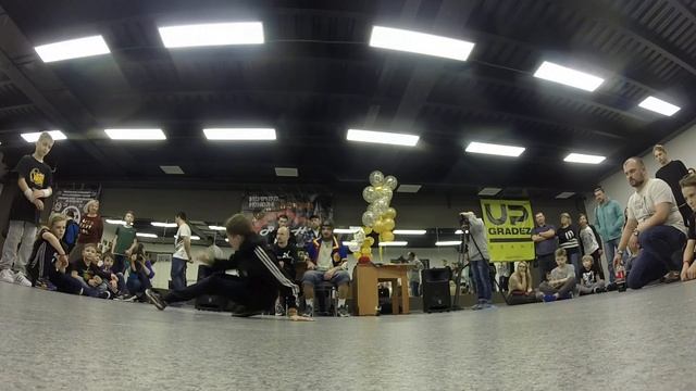 "Step In Bit vol.4" B-Boy до 14 лет 1/4 Crazy vs Фонарь смотреть онлайн