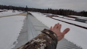 Кусок кровли вырвало снегозадержателем.Антенна мешает сходу снега.#строюгараж#моепроизводство