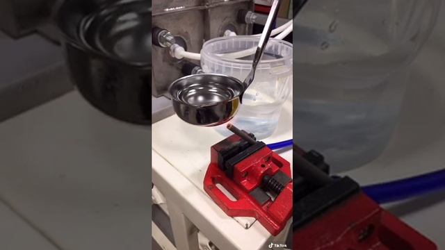 Кипячение воды на чистом водородном пламени смотреть онлайн