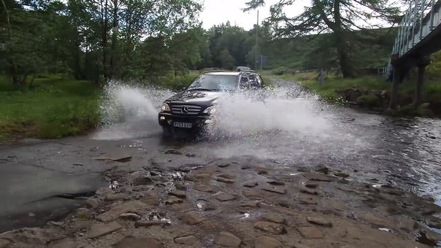 Mercedes benz ml 270 crossing a ford смотреть онлайн