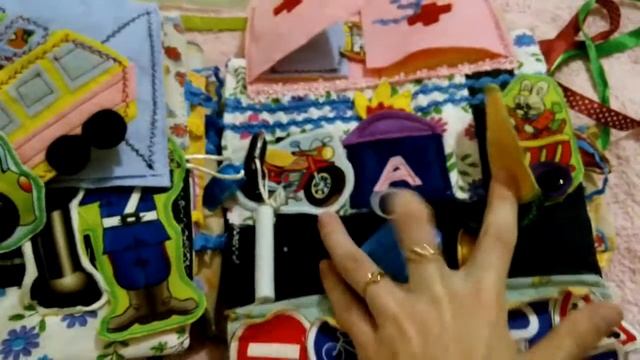 Развивающая мягкая книга из ткани и фетра на городскую тему, часть два смотреть онлайн