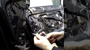 Как снять извлечь заменить стекло передних дверей VW PASSAT B6 B7 demontaz zamiana szyby drzwi przo