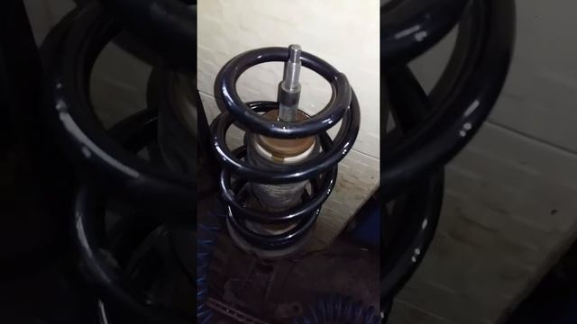 новая пружина это оказалось фуфло. лучше старую заварить сваркой. смотреть онлайн