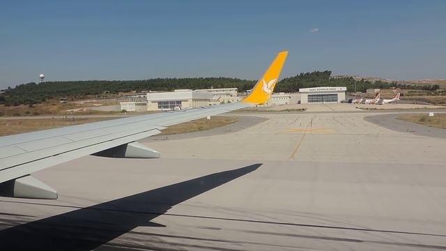 Izmir Adnan Menderes Airport Заходим на взлётную полосу Кампания "Pegas" смотреть онлайн