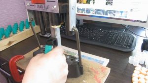 Сборка охотничьего патрона с дробью 000 на порохе Сунар 32 при помощи пресса Lee Load All 2