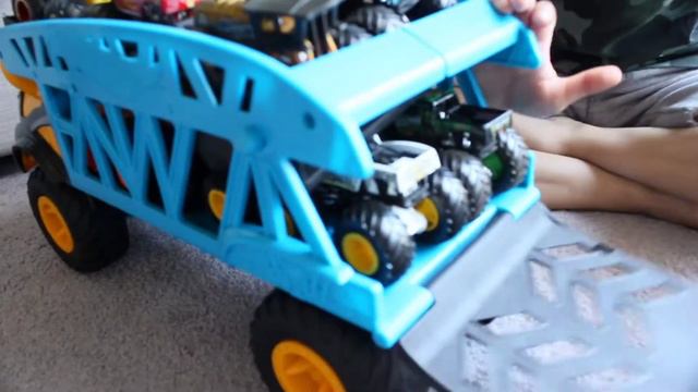 Hotwheels Monster Truck Steer Clear Mover смотреть онлайн