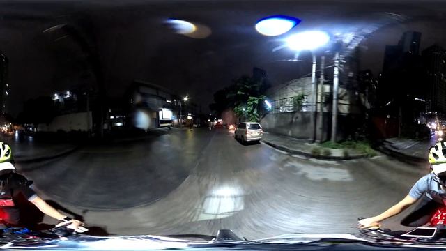 Rainy night Bike Commute in 360° VR - Eastwood - with GoPro Max смотреть онлайн