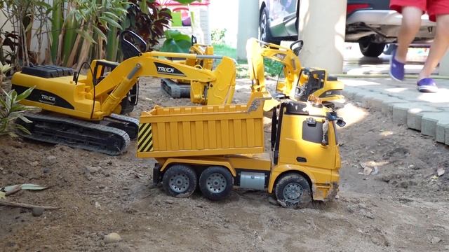 [1시간] 예준이의 자동차 장난감 중장비 포크레인 구출놀이 전동차 조립놀이 연속보기 Car Toys for Kids смотреть онлайн