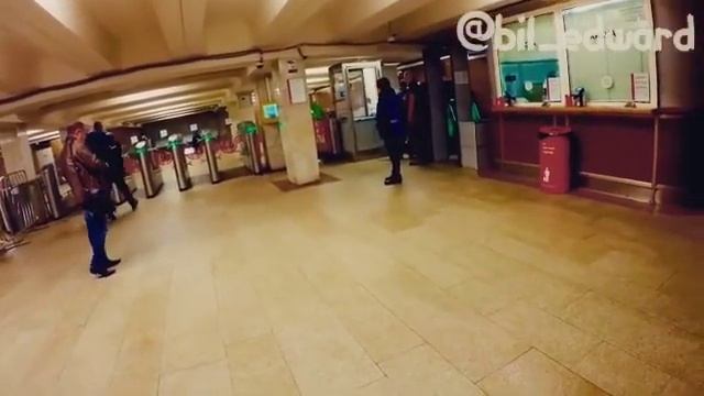 EDWARD BIL Чемодан со скилетом смотреть онлайн