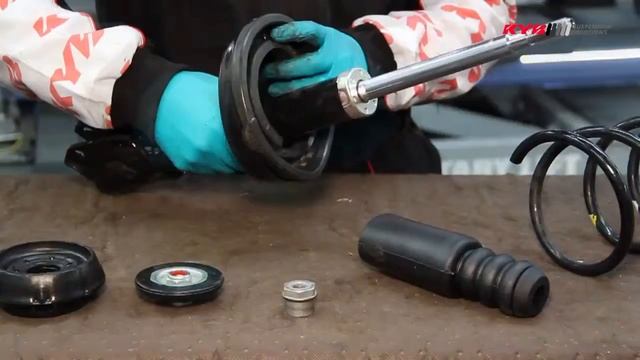 RENAULT Twingo II - Front - Передние амортизаторы KYB установка смотреть онлайн