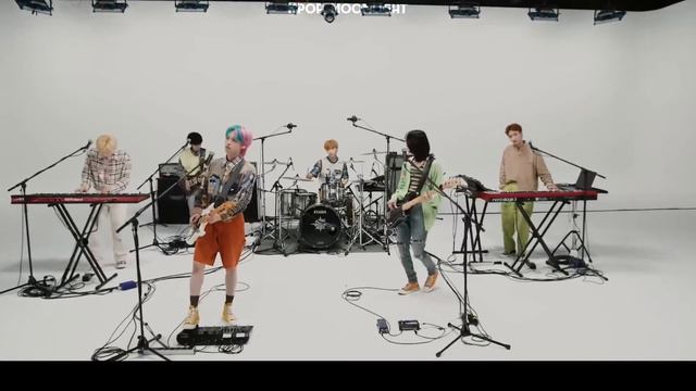 [RUS SUB/Перевод] Xdinary Heroes - Zombie (Original: DAY6) смотреть онлайн