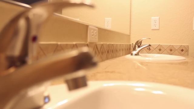 J&M Homes Real Estate Video ~ The Poplar - BAKlit Productions смотреть онлайн