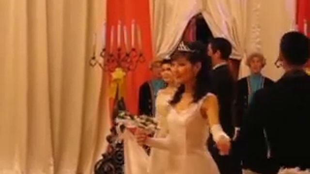 Моменты РождестВенского бала в Якутске. Театр Оперы и балета Республики Саха. Декабрь 2005 г. смотреть онлайн