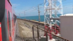 Из Адлера поездом вдоль моря
